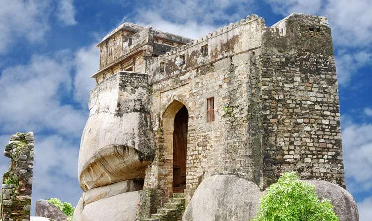 Madan Mahal Fort