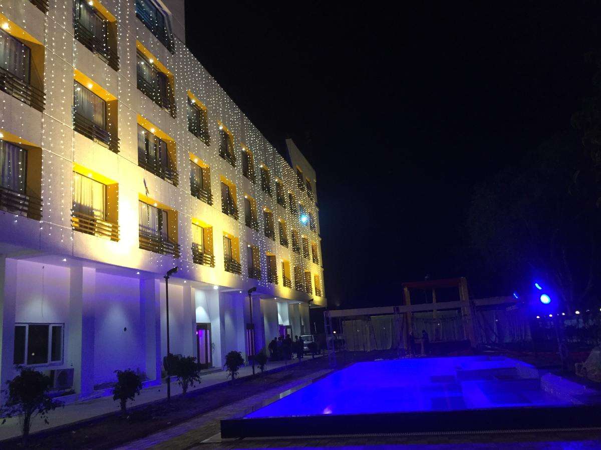 Solitaire Hotel & Resort