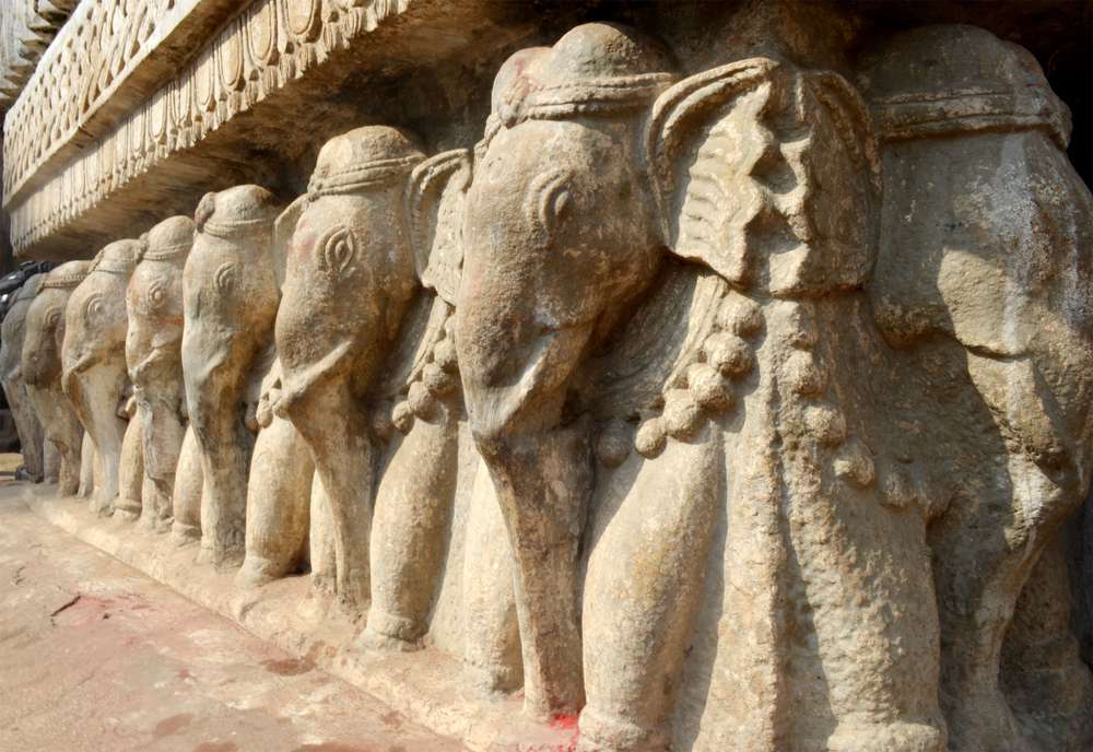 Pray at Temples of Hajo