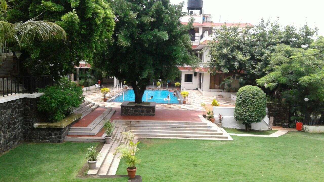 La Shimmer Resort Mumbai Day Out | Book Online & Save 14%