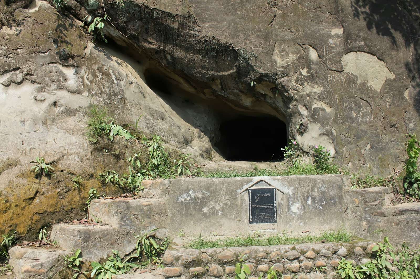 Caves at Puilwa Village