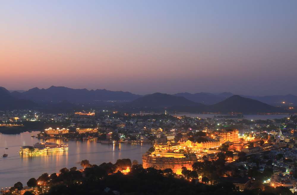 Udaipur Night Walk, Save 36% & Get Cashback of 350