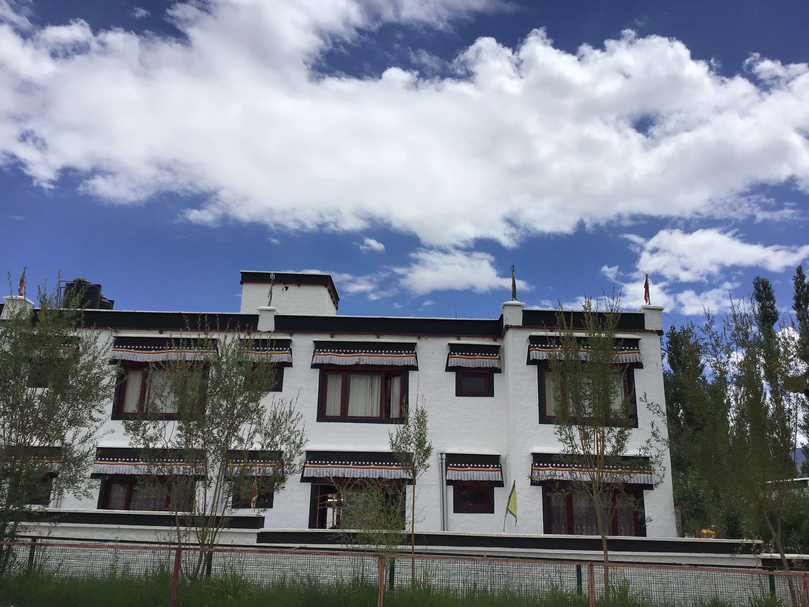 10 Hotels in Pangong Lake, Book Now & Get Upto 40% Off