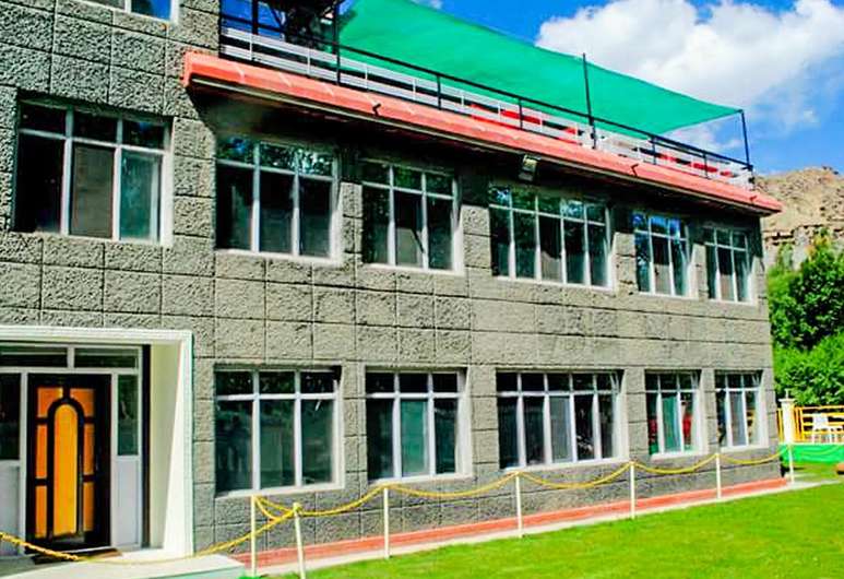 Hotel Jazeera Hangout