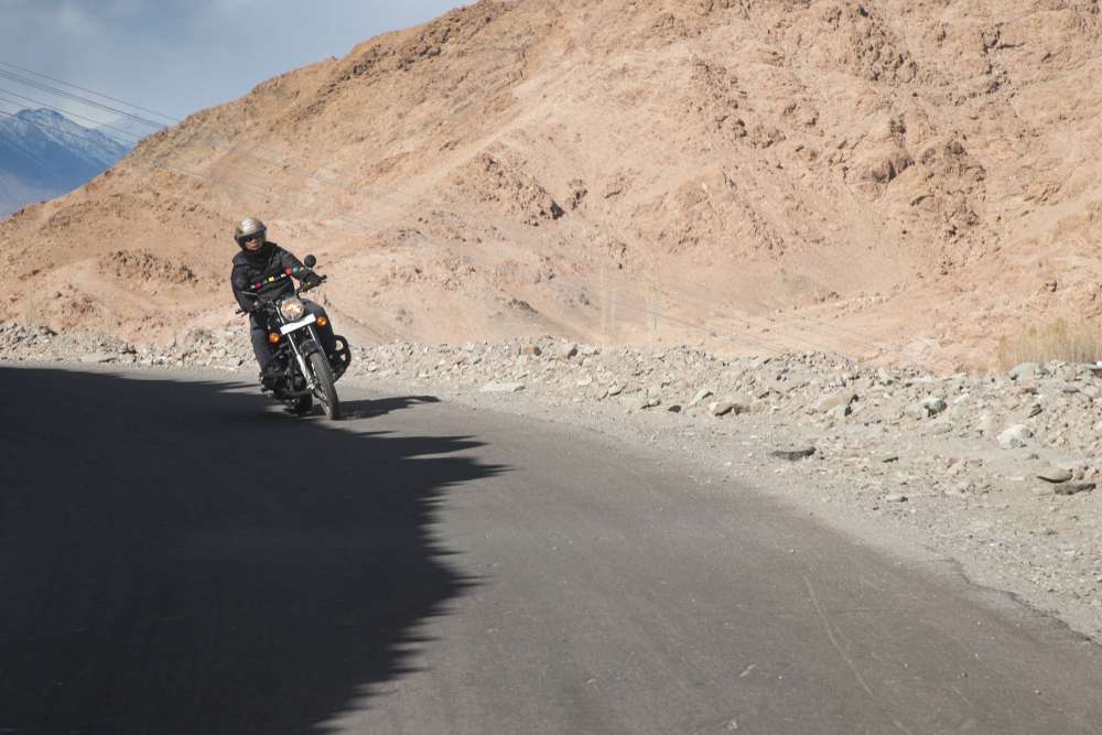 What are the documents that I must ask from the rental agency with the bike? 