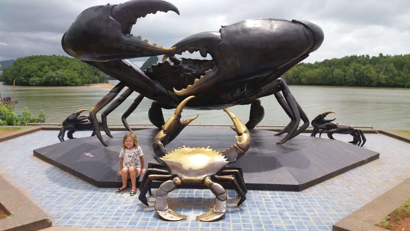 Get a photograph with Mud Crab Statues