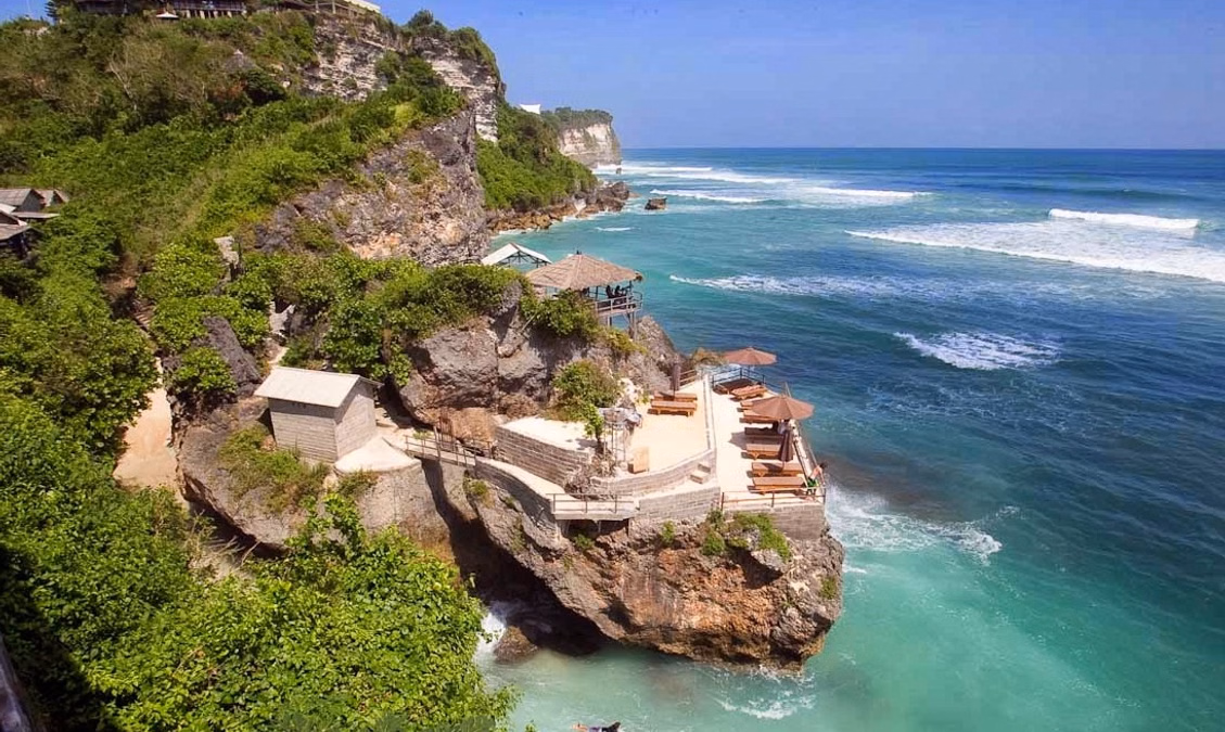 Uluwatu Beach