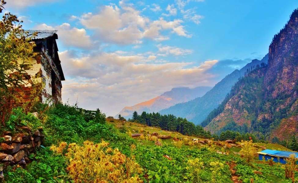 Kheerganga - 22.3 km from Kasol
