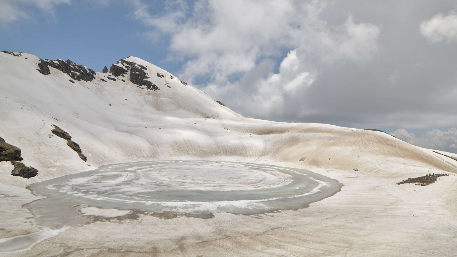 Trek Towards the Snow-Covered Bhrigu Lake Ridge
