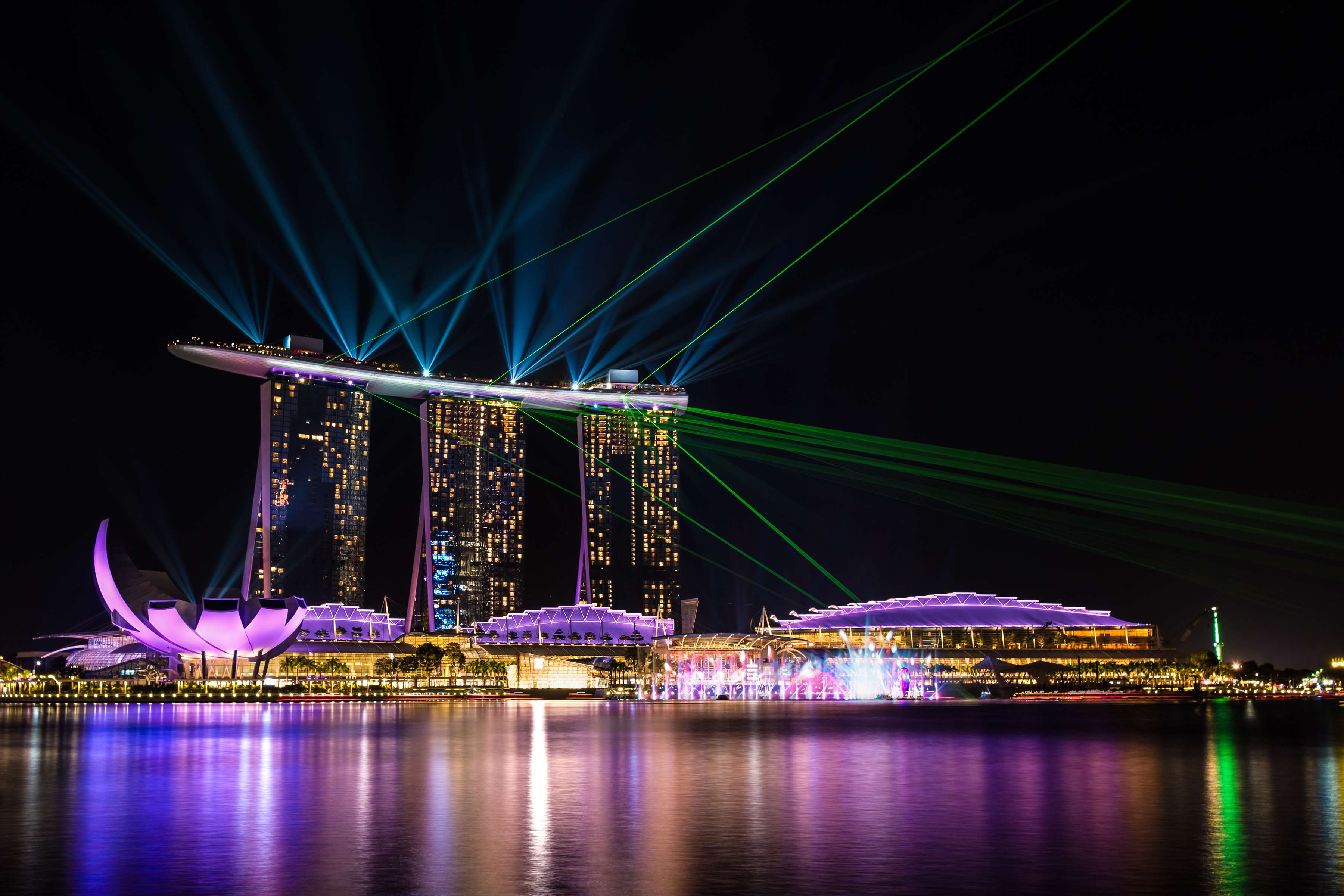Enjoy Spectra Show at Marina Bay