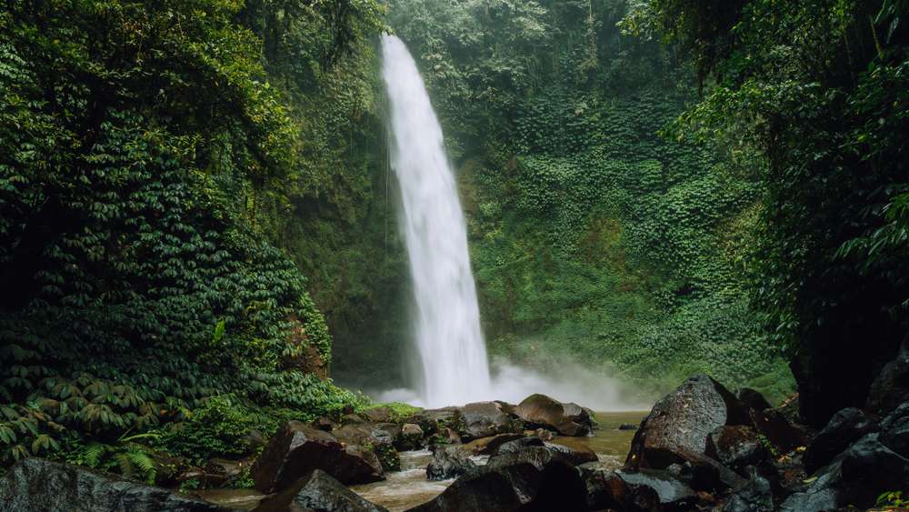 Nungnung waterfall