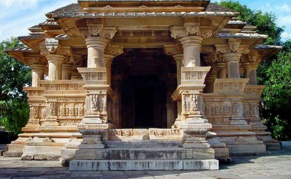 Nathdwara (46 km from Udaipur)