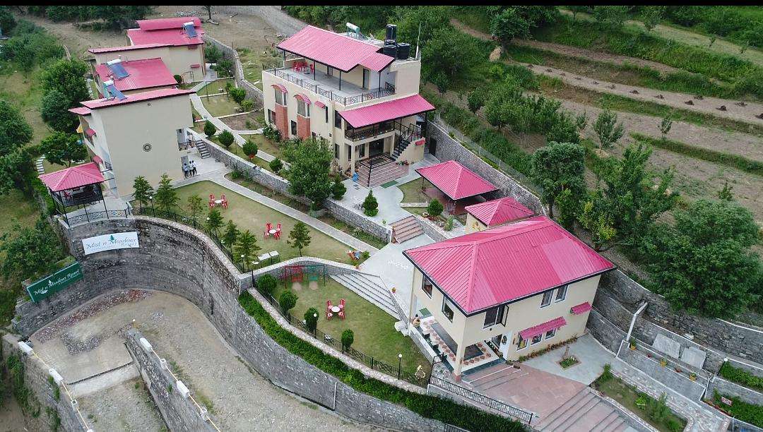 Mist n Meadows Resort