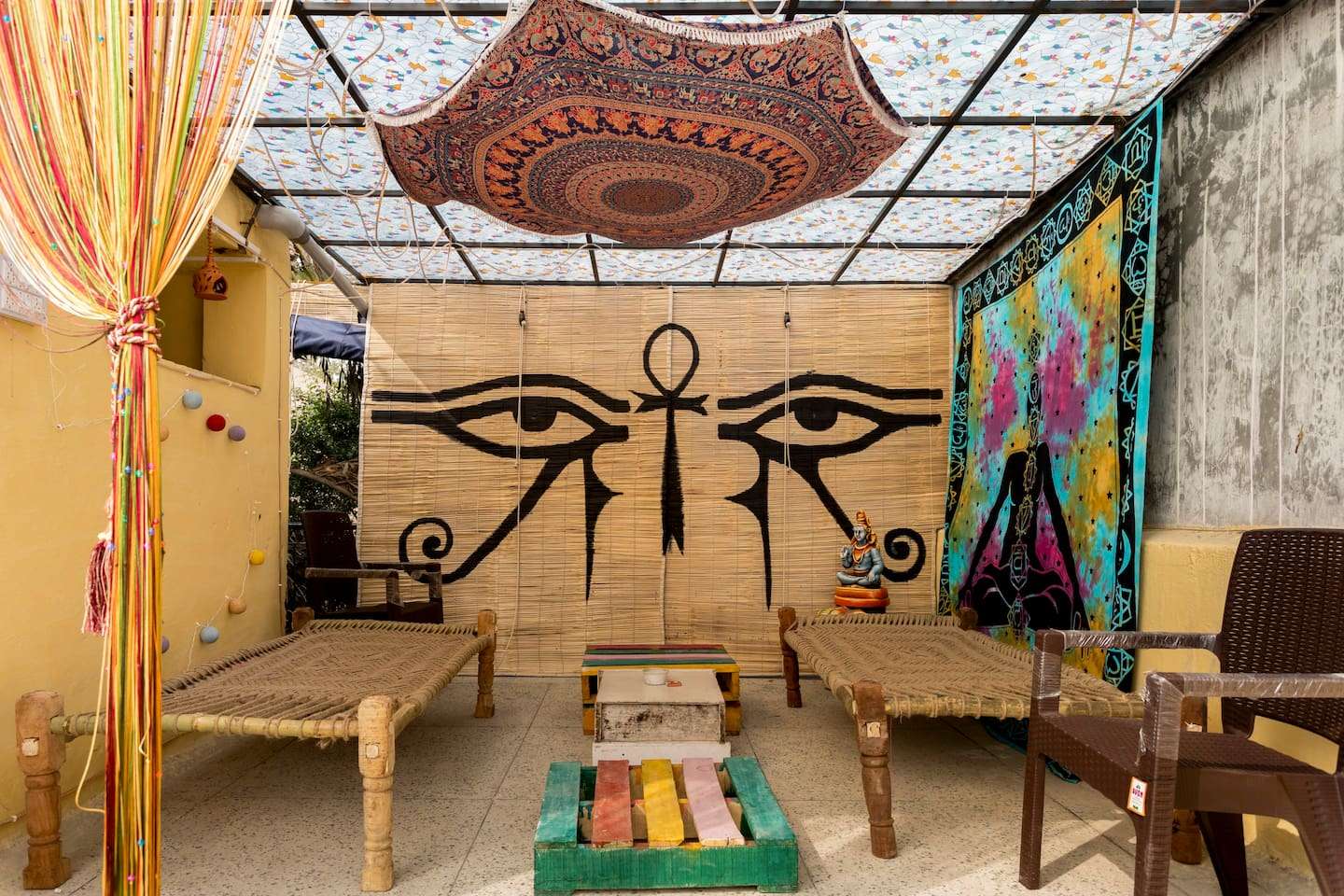 Hiatus’s Doors Homestay