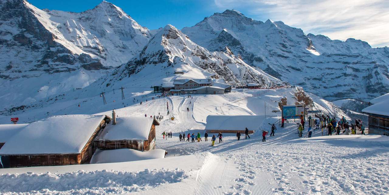 Chase Snow Views in Narkanda