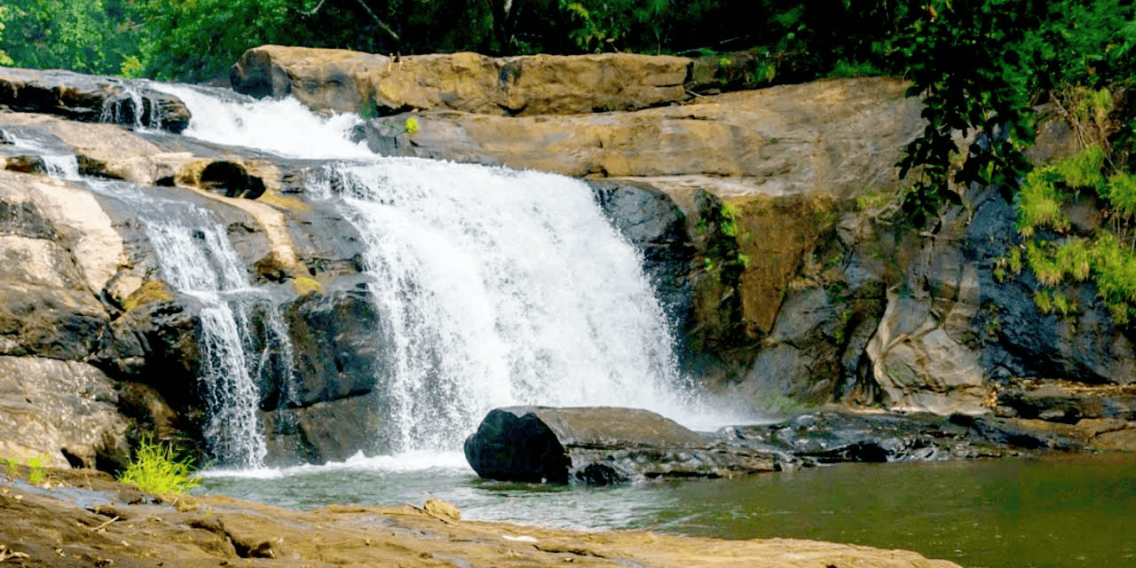 Keezharkuthu Falls