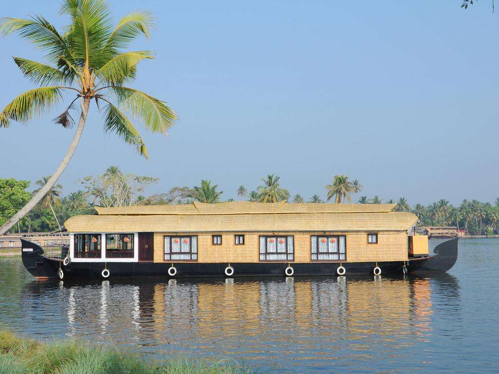 Cheravally Houseboat