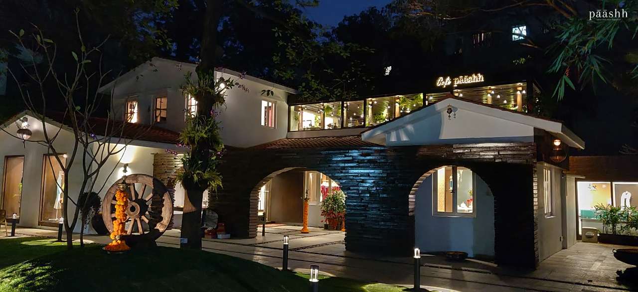 Chill at Cafe Paashh