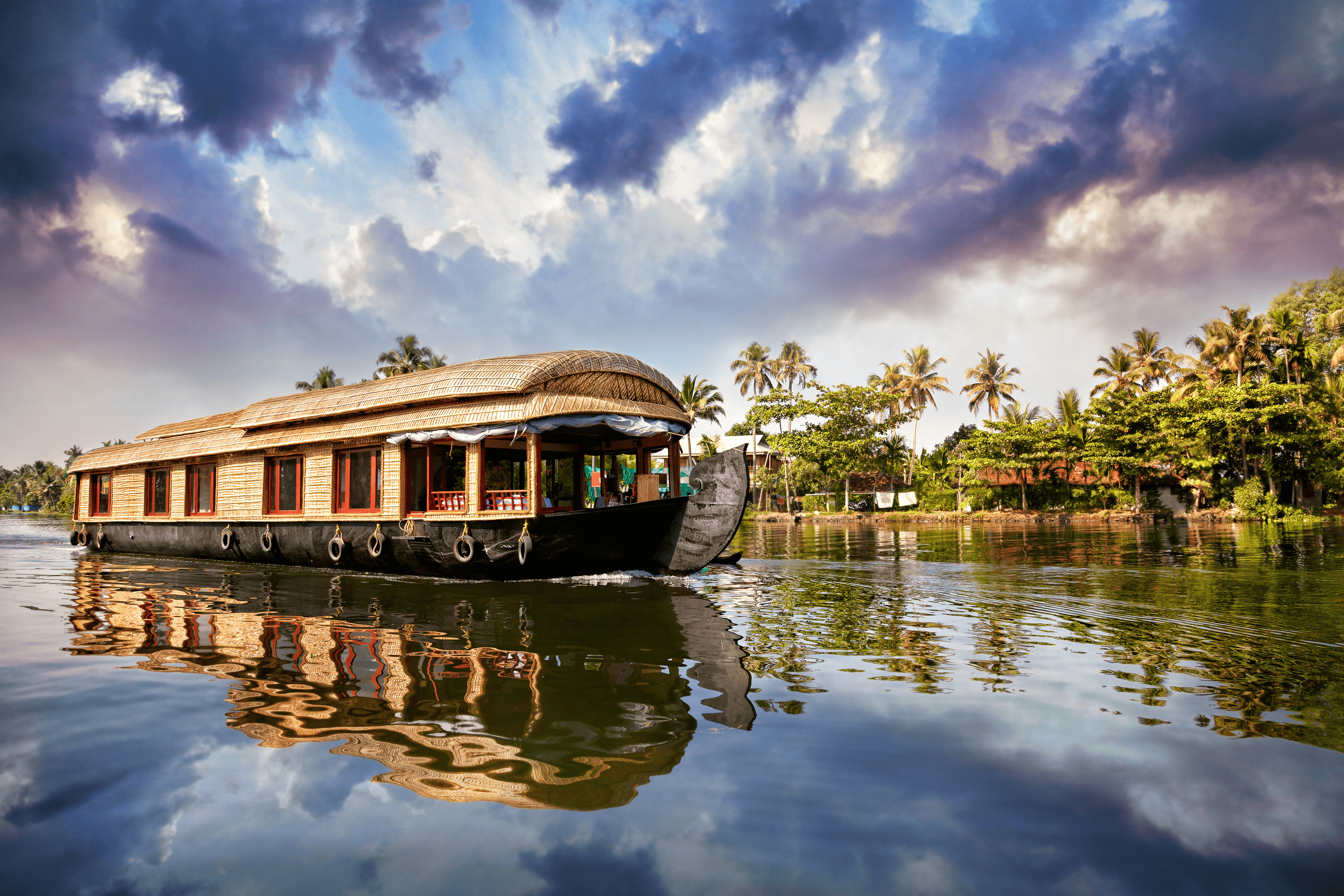 River Escapes Houseboat Honeymoon Package