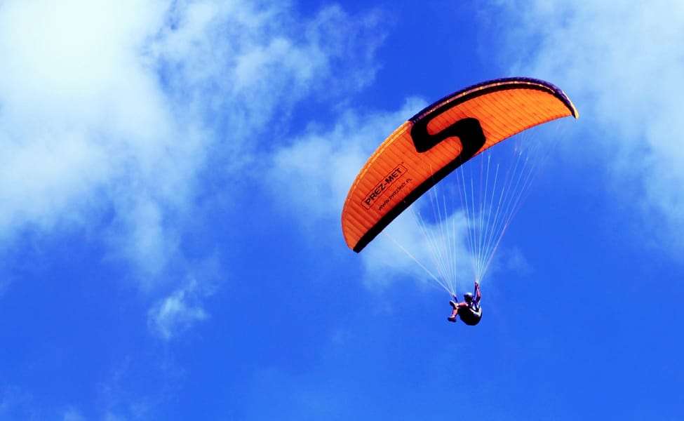  Paragliding