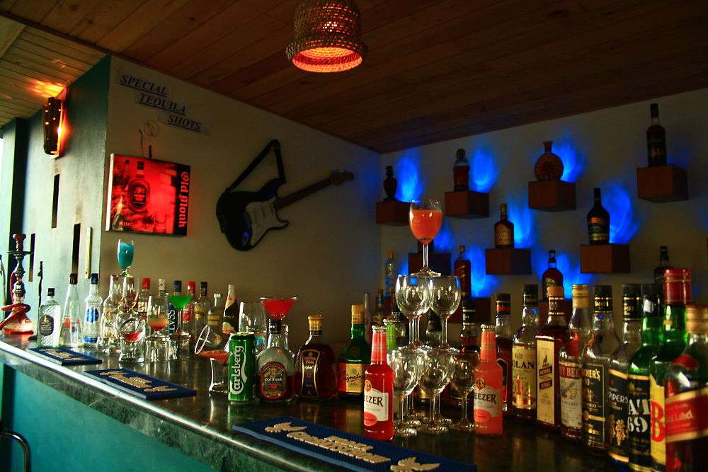 Party at Hangout Bar 