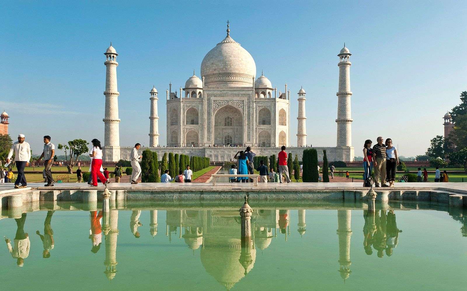 Witness The Charm Of Taj Mahal