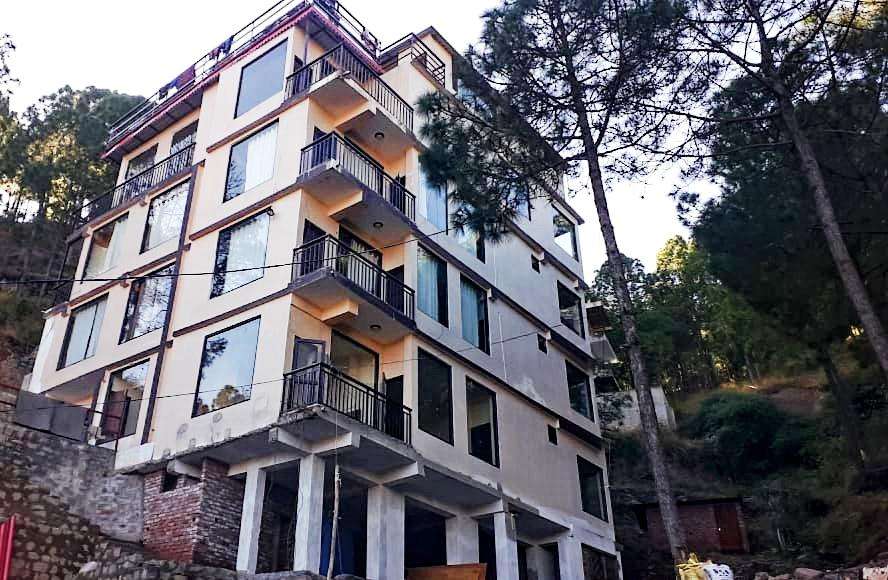 Royal Pine Hills Homestay