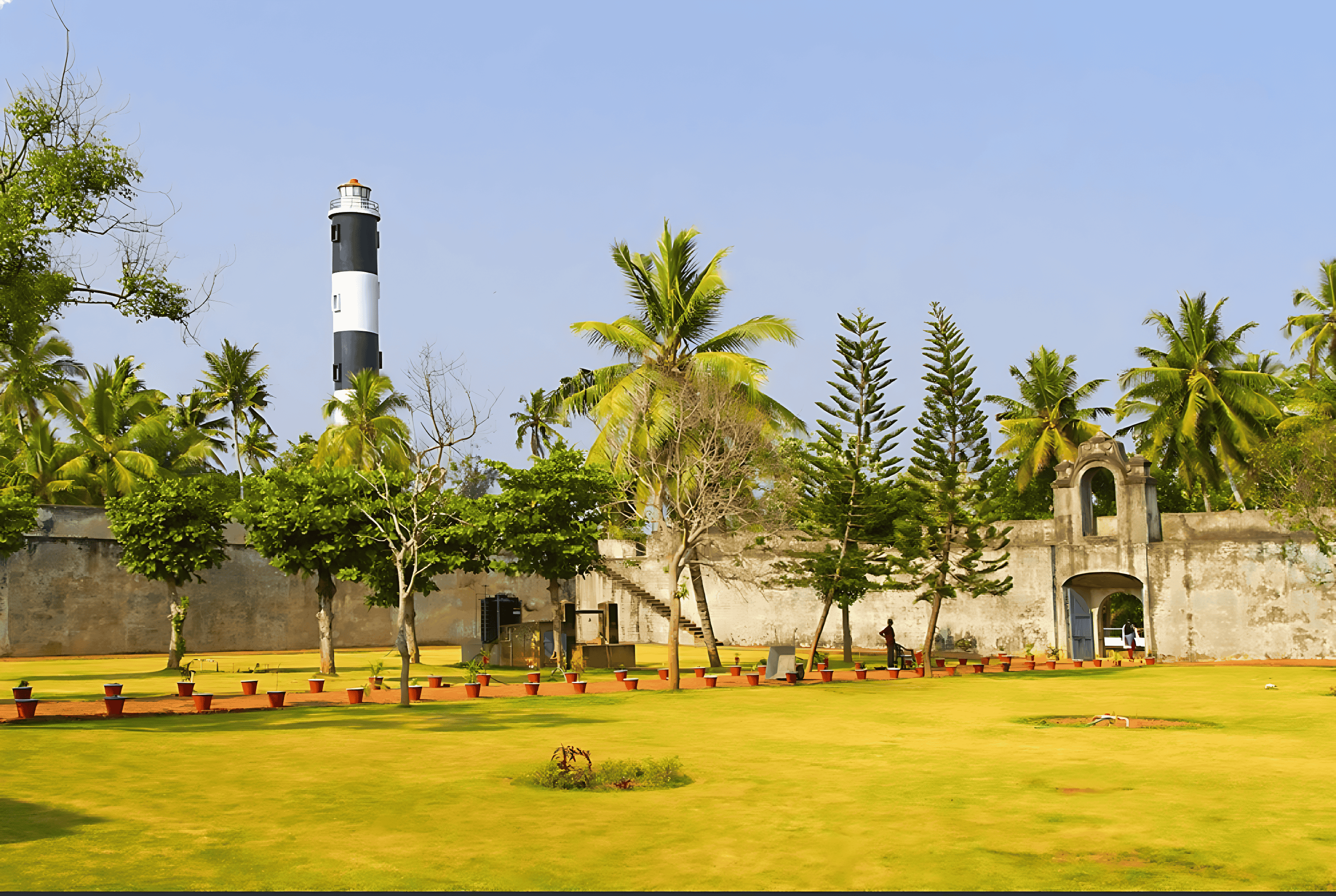 Visit Anjengo Fort & Lighthouse