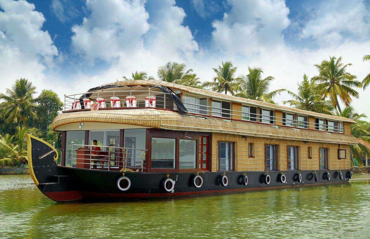 Indraprastham Houseboat