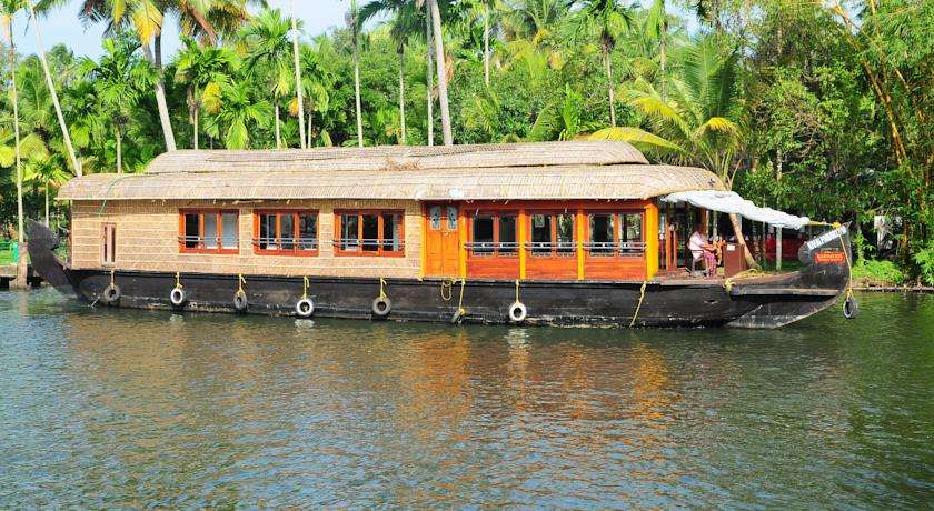 Kumarakom Houseboat Holidays