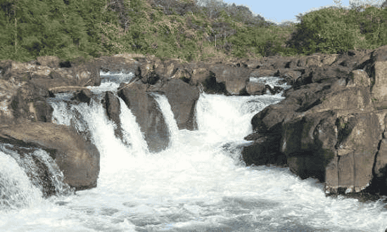 Perunthenaruvi Waterfalls