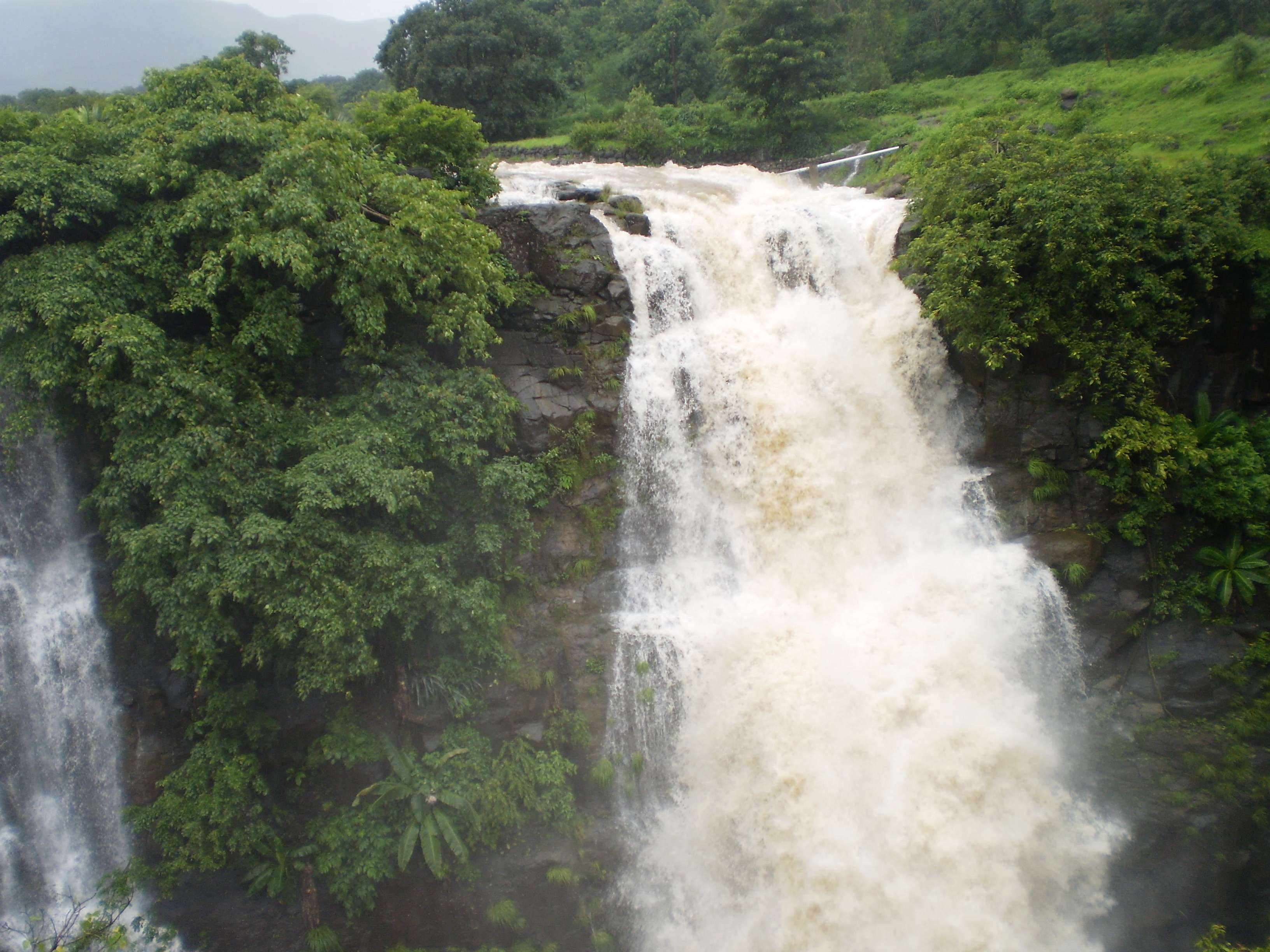 Randha Falls (165 km from Mumbai)