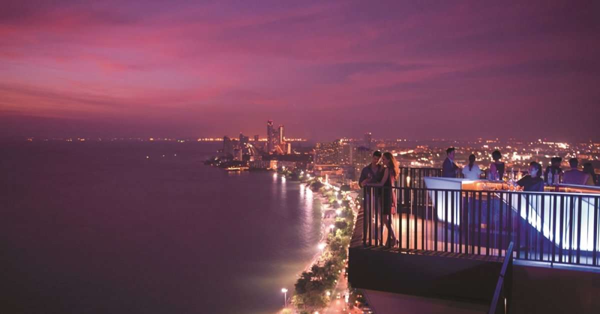 Visit Horizon Bar, Hilton