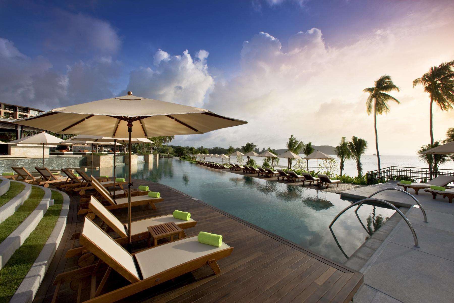 Radisson Blu Plaza Beach Resort