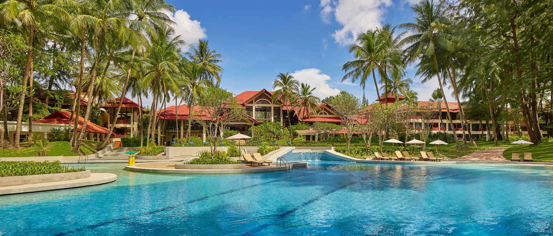 Dusit Thani Laguna Beach Resort