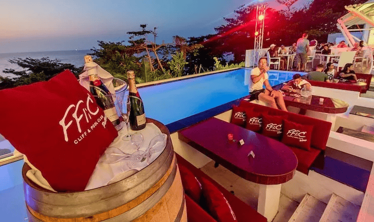 FFlic Cliff & Pool Club