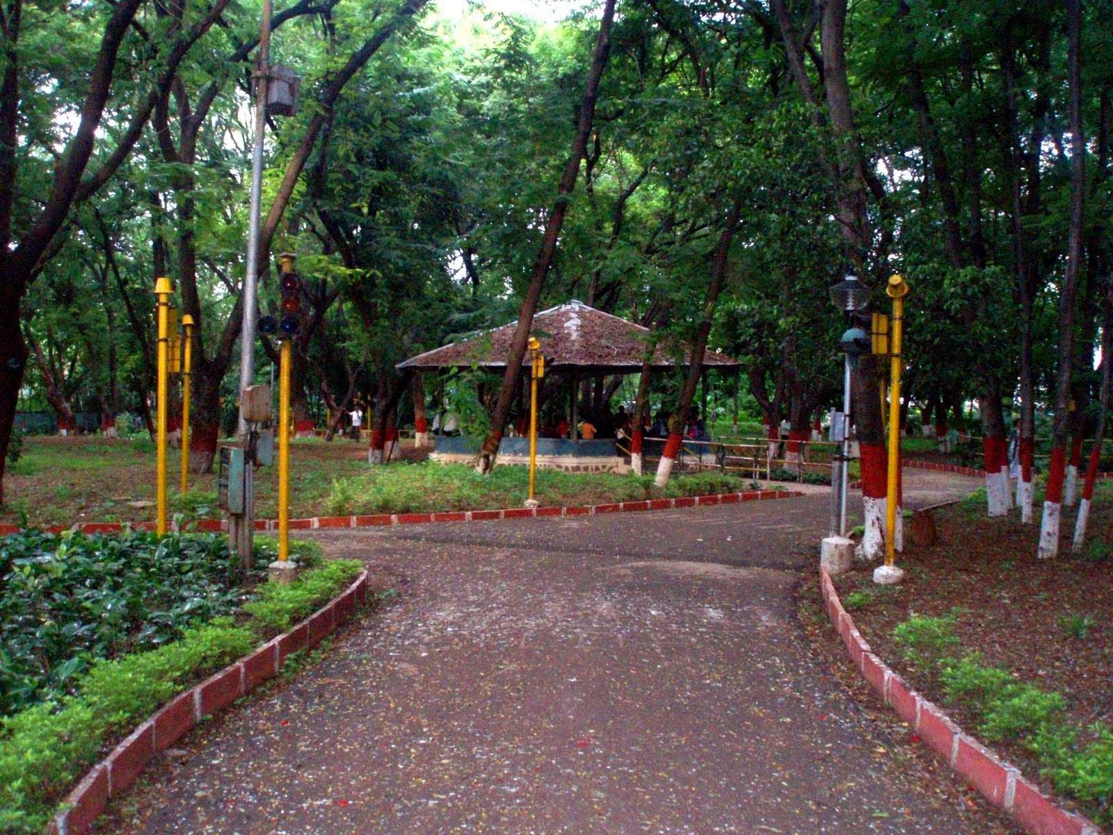 Chittaranjan Vatika garden 