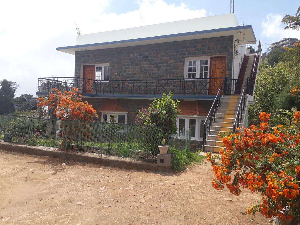 Yogi Hilltop Cottage