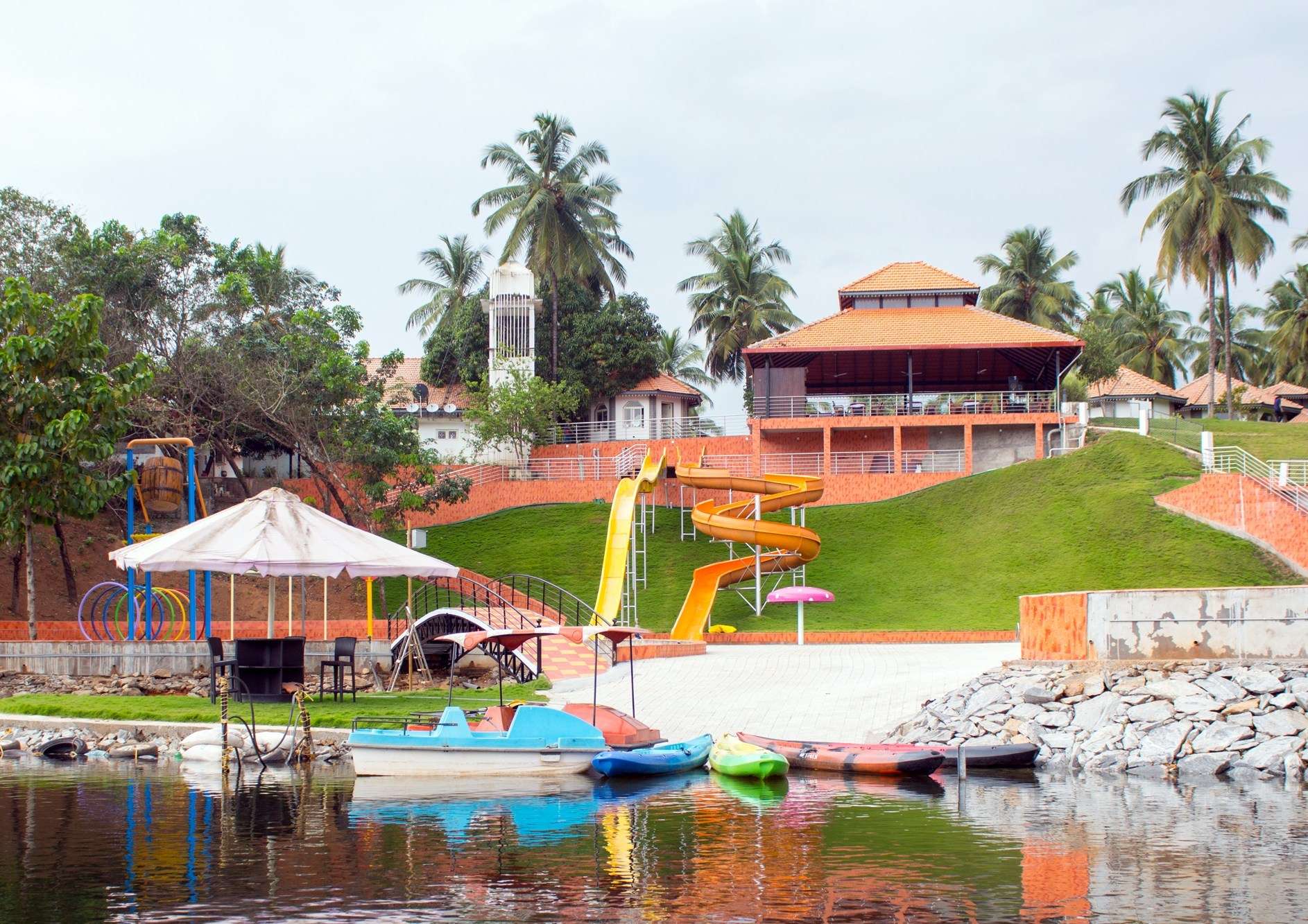 Tinton Resort & Water Parks