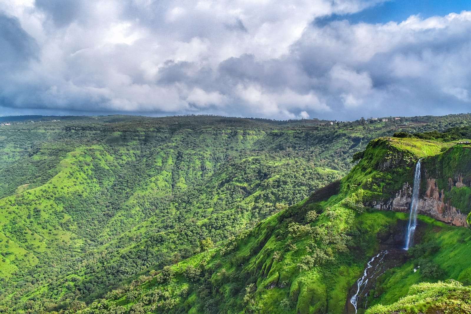Mahabaleshwar (263 Km from Mumbai)