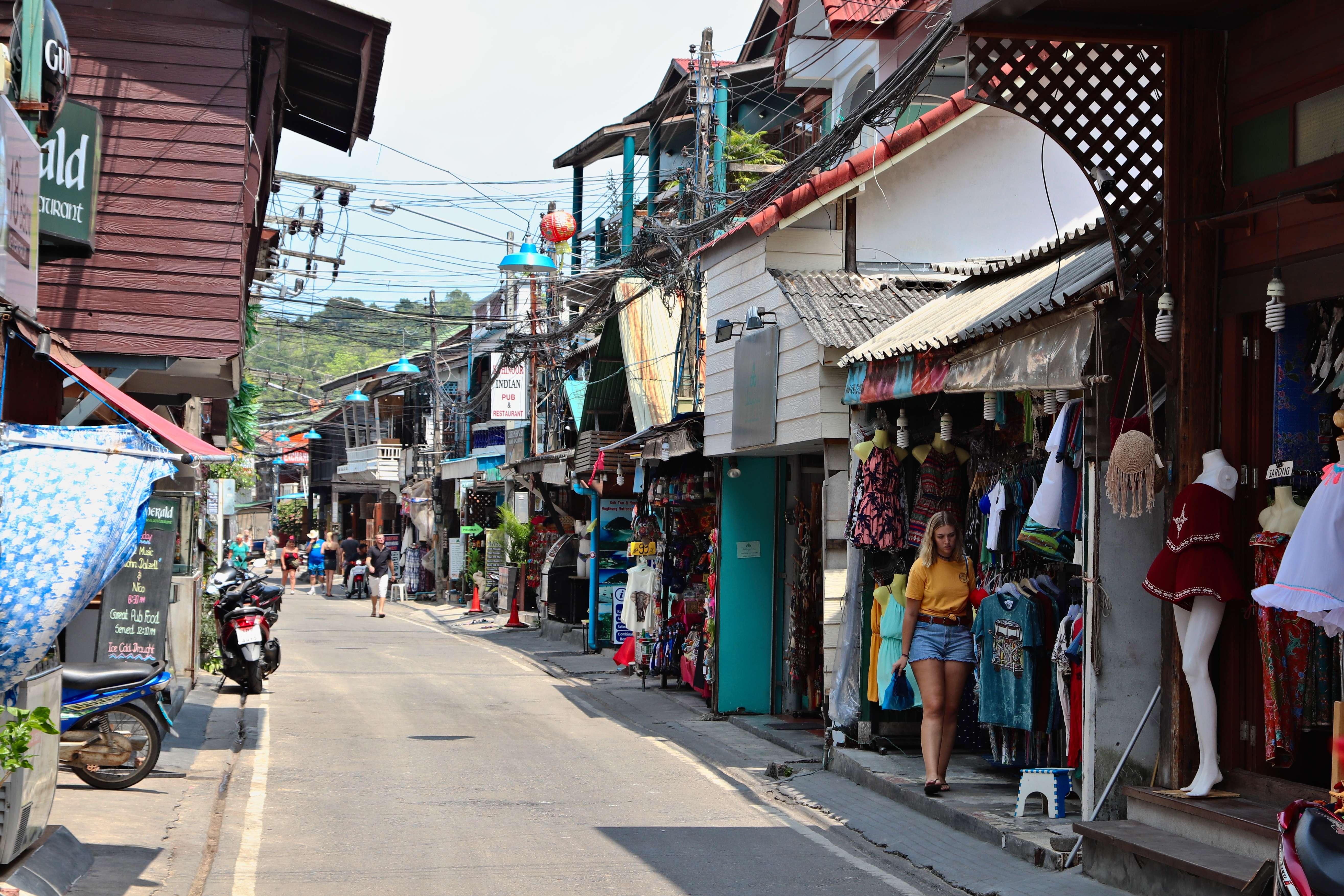 Explore the Bophut's Fisherman’s Village