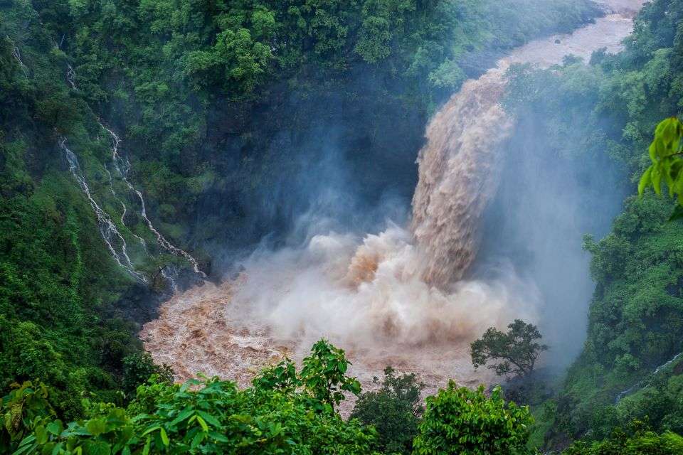 Dabhosa Waterfall
