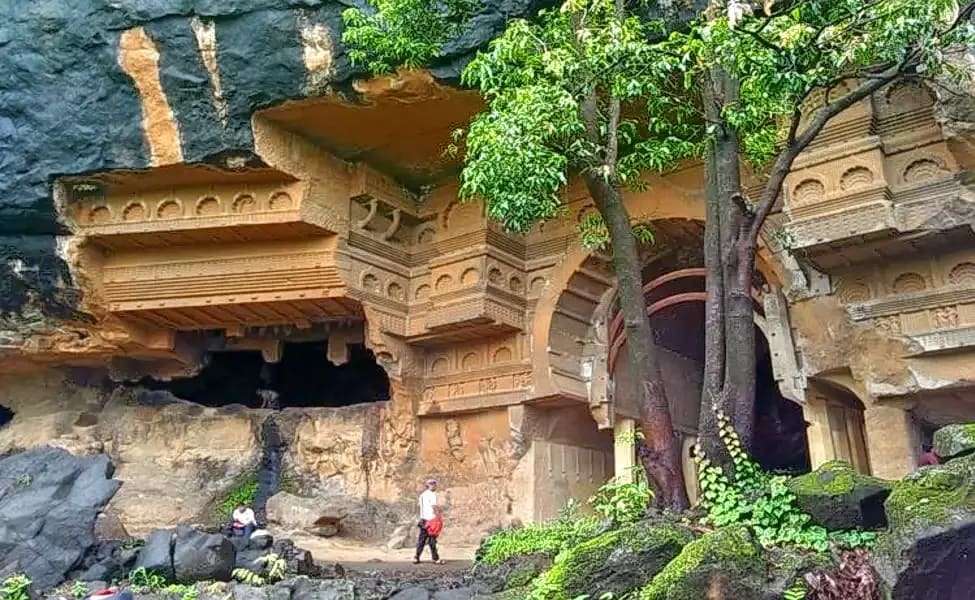 Kondane Caves, Raigad