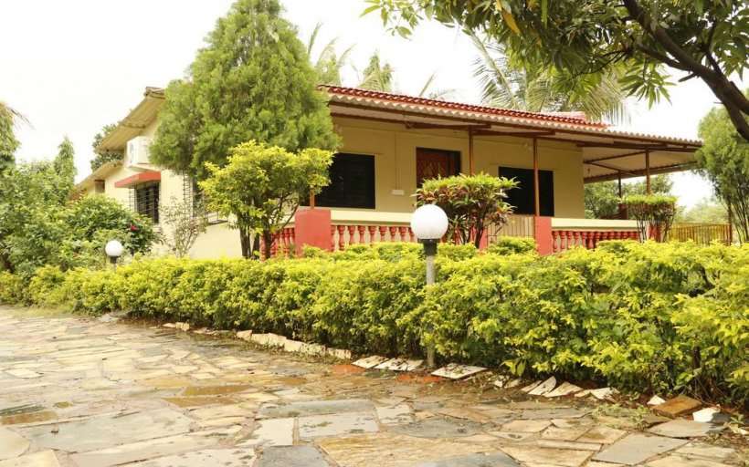 JM Eco Green Nest Farmhouse