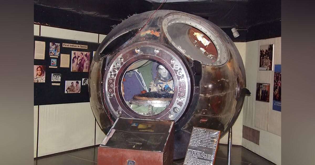 Watch Space at Nehru Planetarium