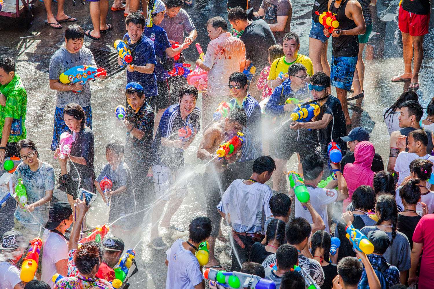 Enjoy Water Fight during Songkran