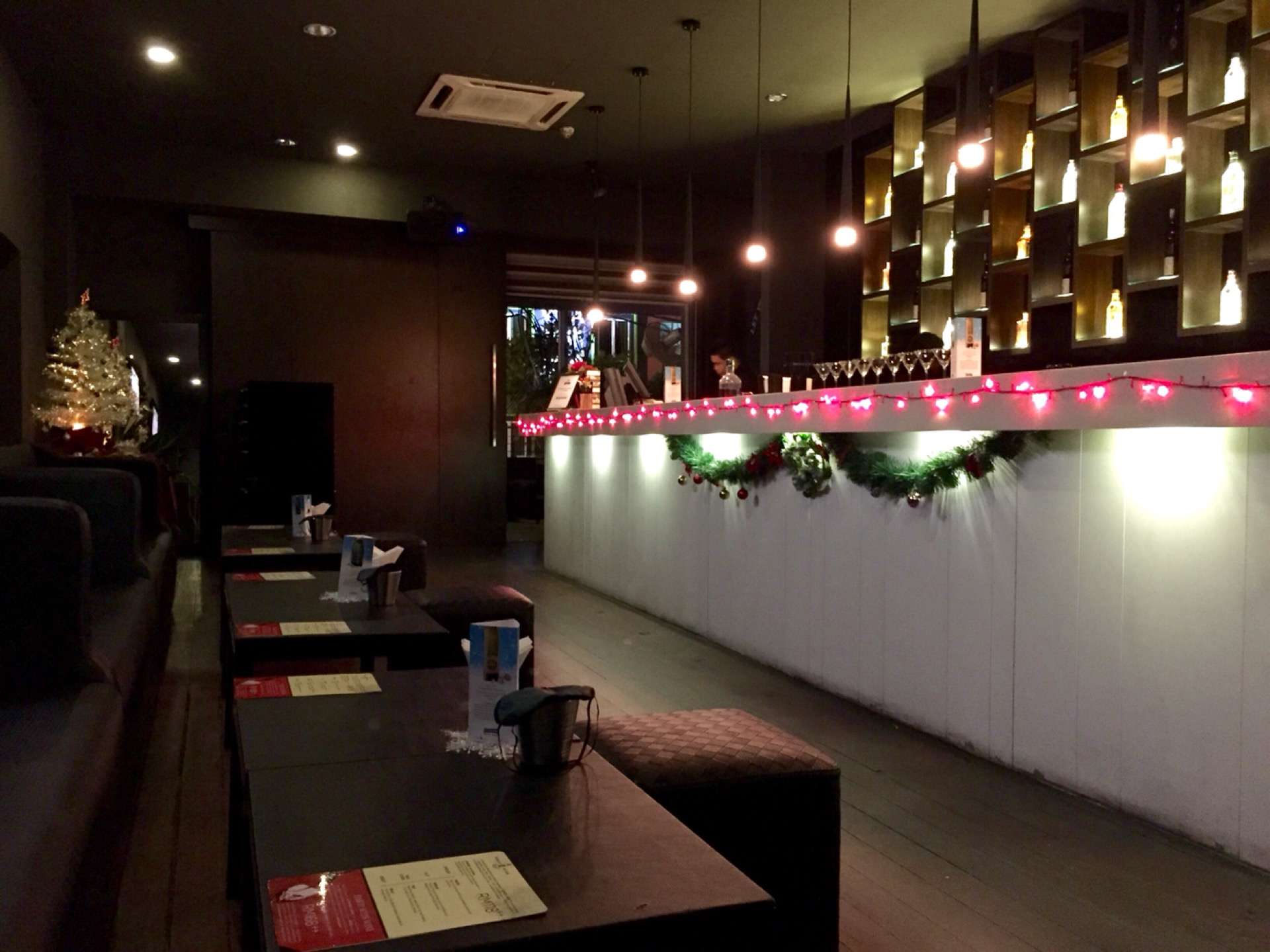 Dine and Drink In The Dark