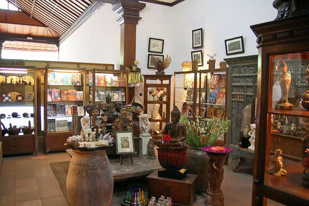 The Ceramic World of Jenggala Gallery