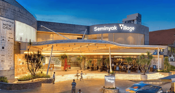 Shop for Trendy Treasures on Oberoi Street