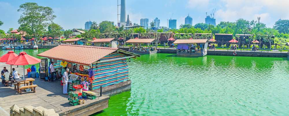 Pettah Floating Market